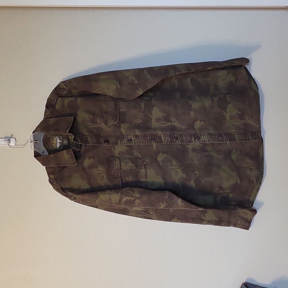 Eddie Bauer Camo Green Brown Button Down Shirt Tree Print Size Large